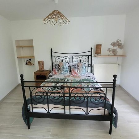 Le Truc En Plus, Accessibles Pmr, Appartement 45 M2 Mitoyen Dans Une Maison Avec Un Autre Appartement Guerard Exterior foto